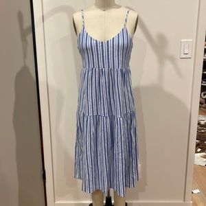 GAP / Tiered Dress / XS / Blue & White / Like New